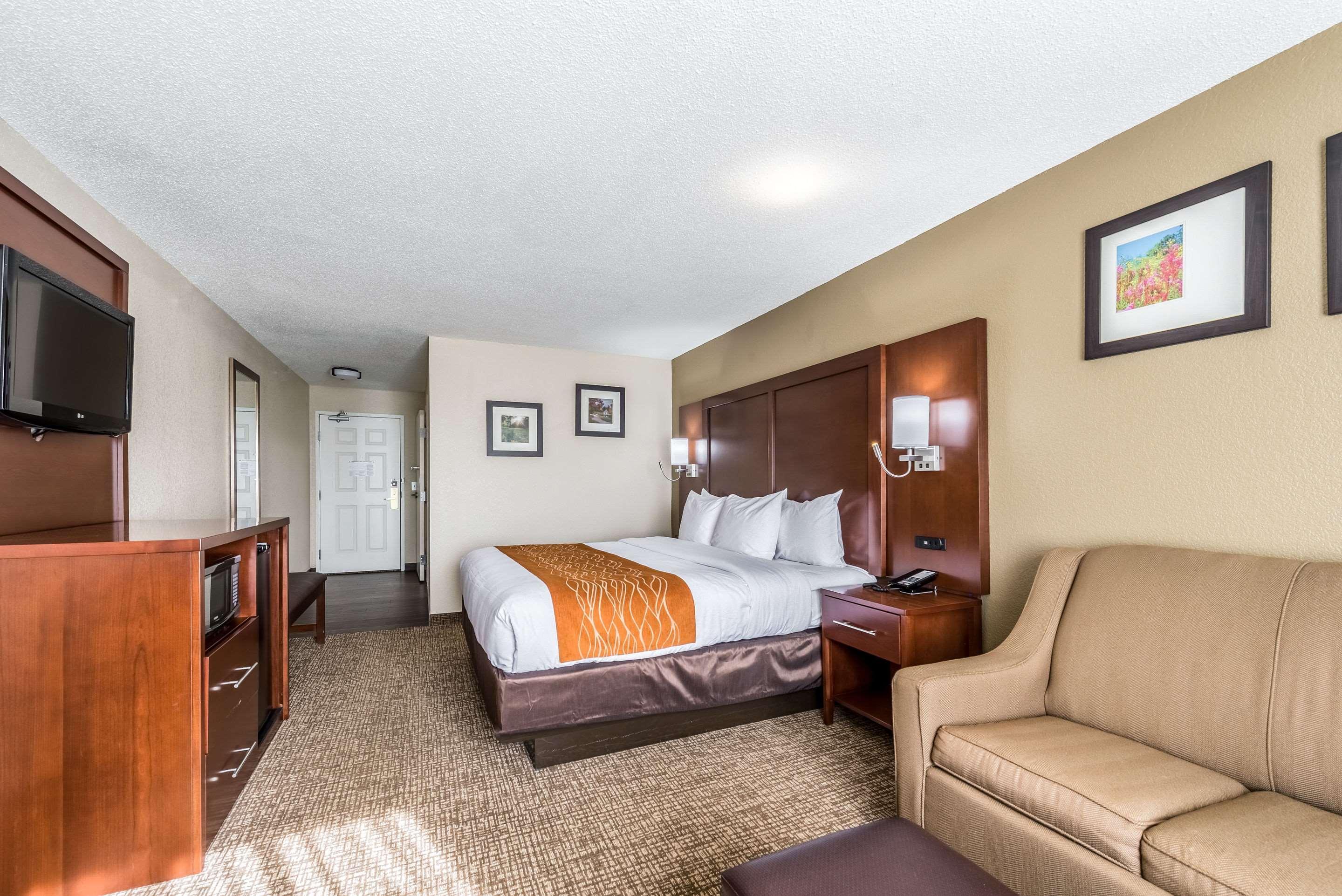 Comfort Inn & Suites Dayton North Exterior photo